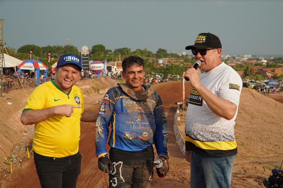 Deputado Cirone Deiró apoia Campeonato Estadual de Motocross em Cacoal