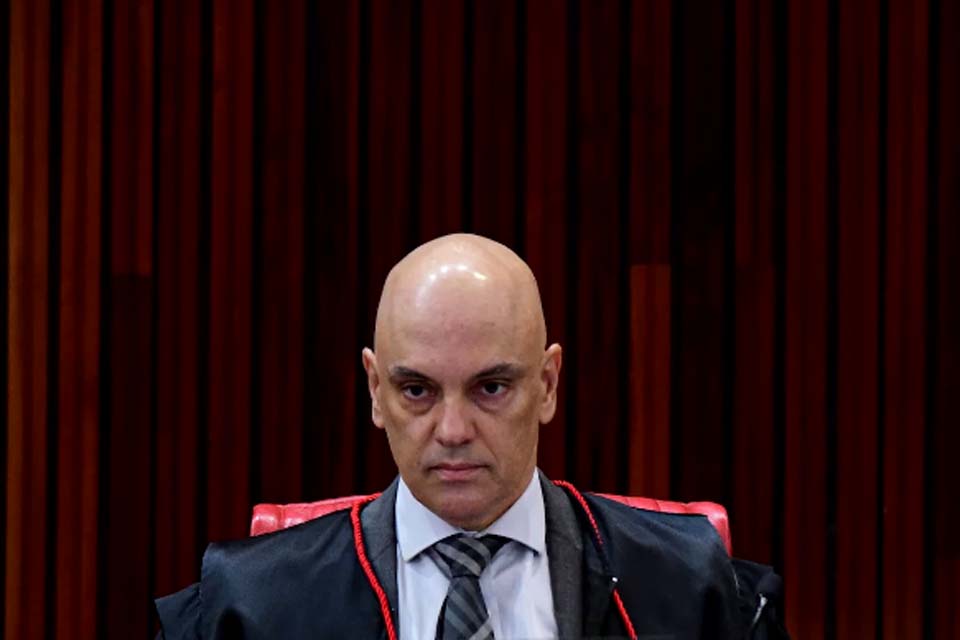 Moraes se reúne com líderes de partidos políticos no Tribunal Superior Eleitoral