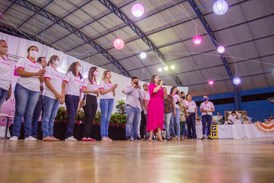 Mais de 80 mulheres participam da 2ª Empreende Mulher; feira foi realizada na quadra da Praça do Jardim dos Migrantes