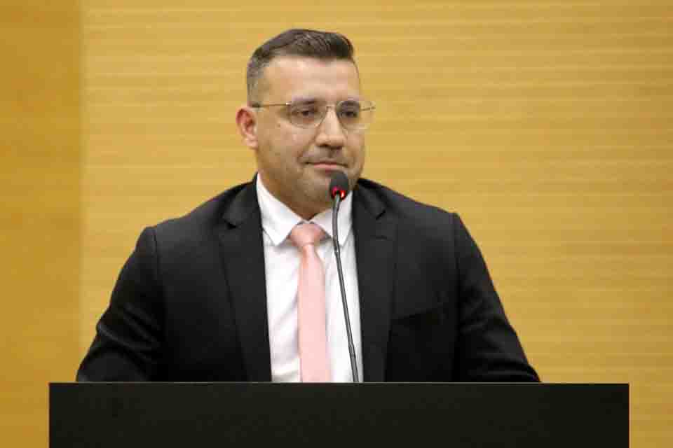 Deputado Ribeiro do Sinpol cobra aumento salarial para as forças de segurança em Rondônia