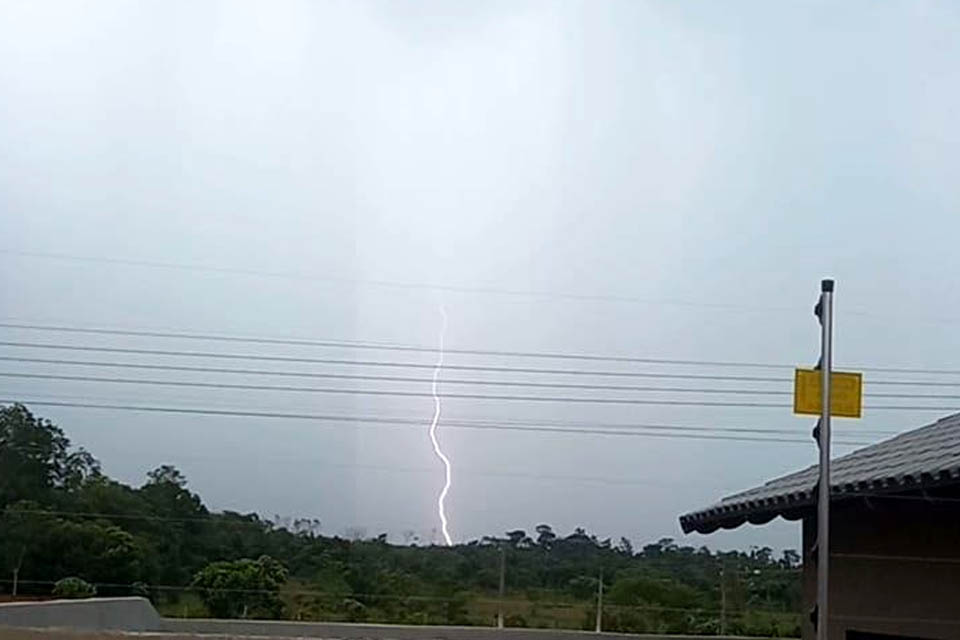 Rondônia registra mais de 1,2 milhões de raios em outubro