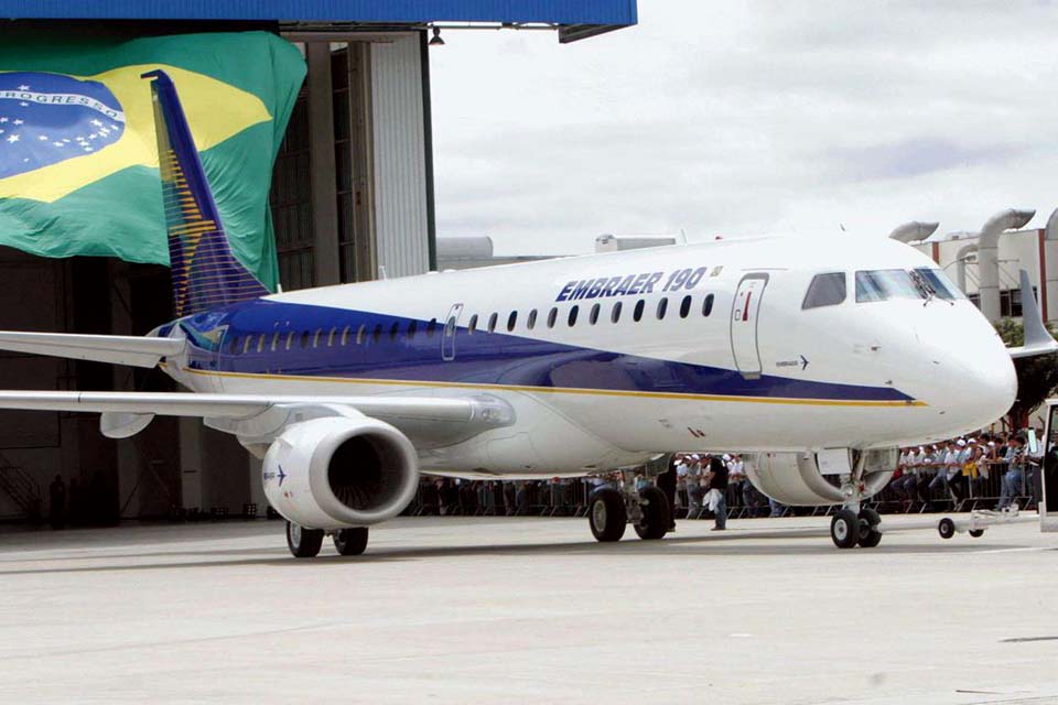 Embraer sofre ataque cibernético e investiga ação e impactos