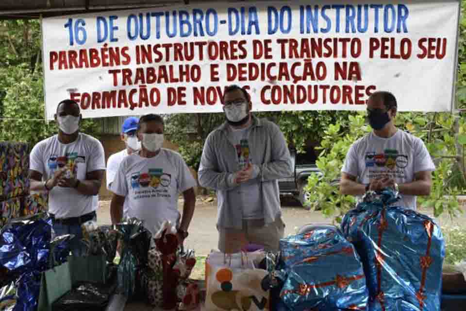Detran homenageia instrutores de trânsito de Rondônia