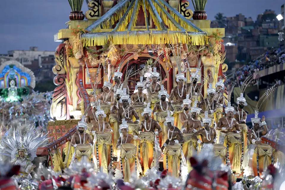 Nos 40 anos da Sapucaí, Viradouro é campeã do carnaval do Rio