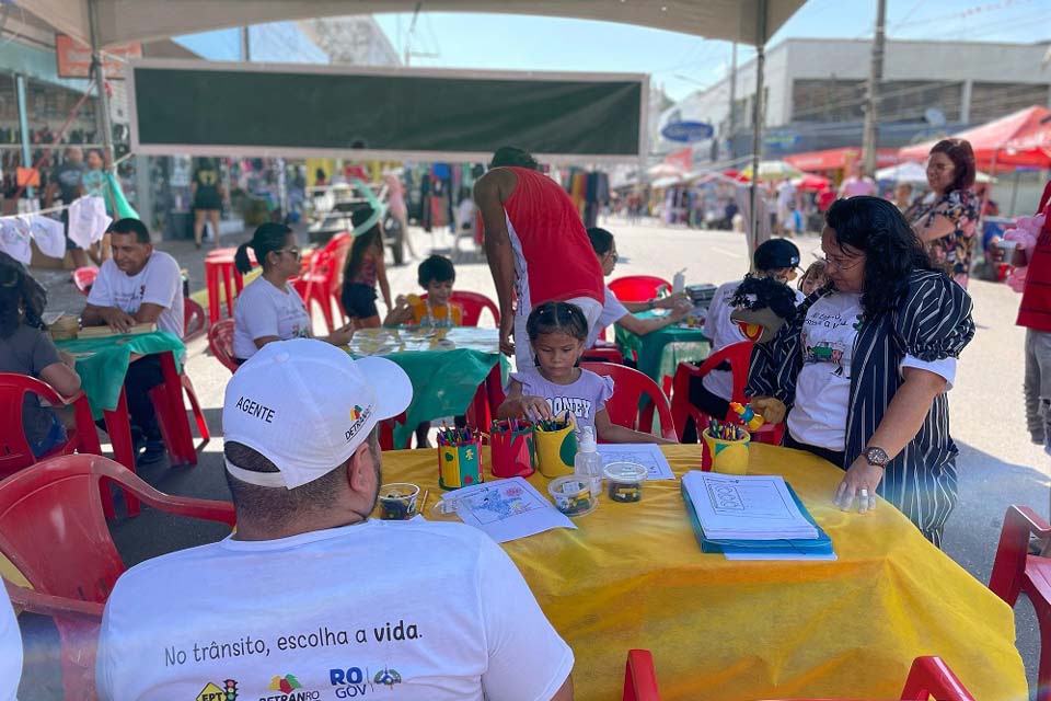 Educação de trânsito para crianças e adultos é realizado em eventos de grande público, na Capital