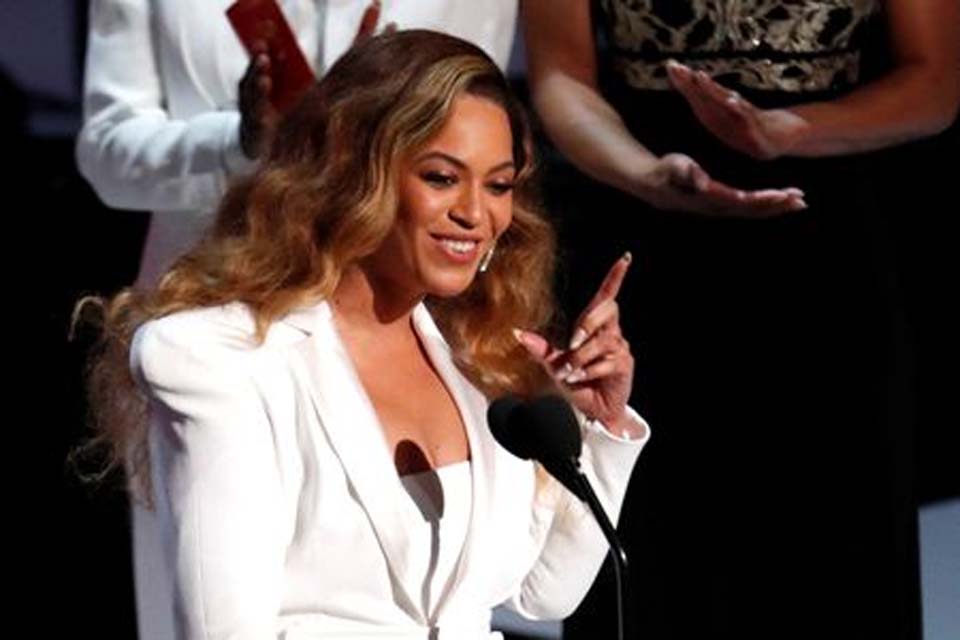 Beyoncé anuncia primeira turnê solo em quase sete anos