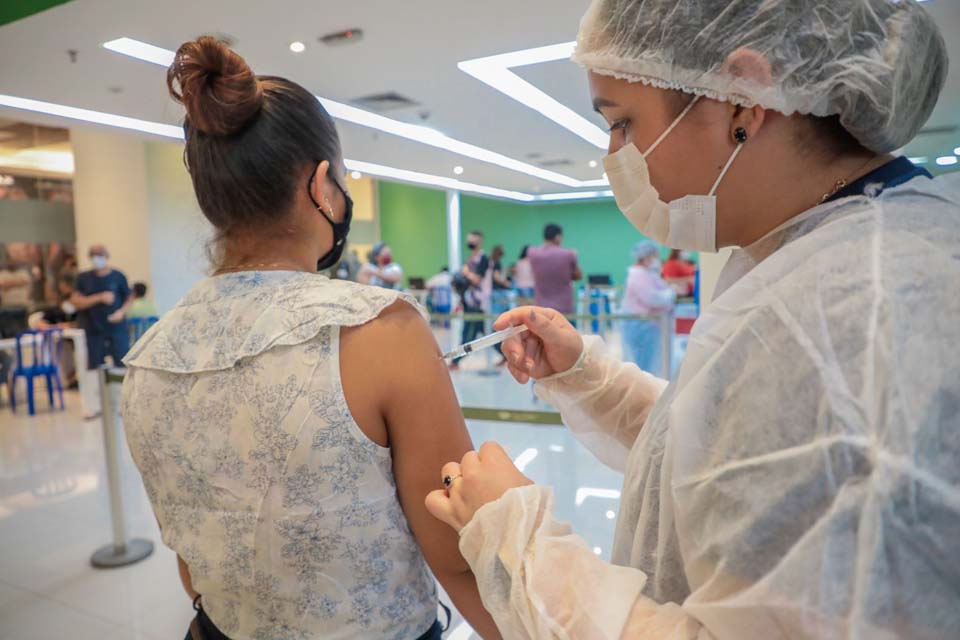 Vacinação contra a covid-19 funcionará somente no Porto Velho Shopping na sexta-feira (17)