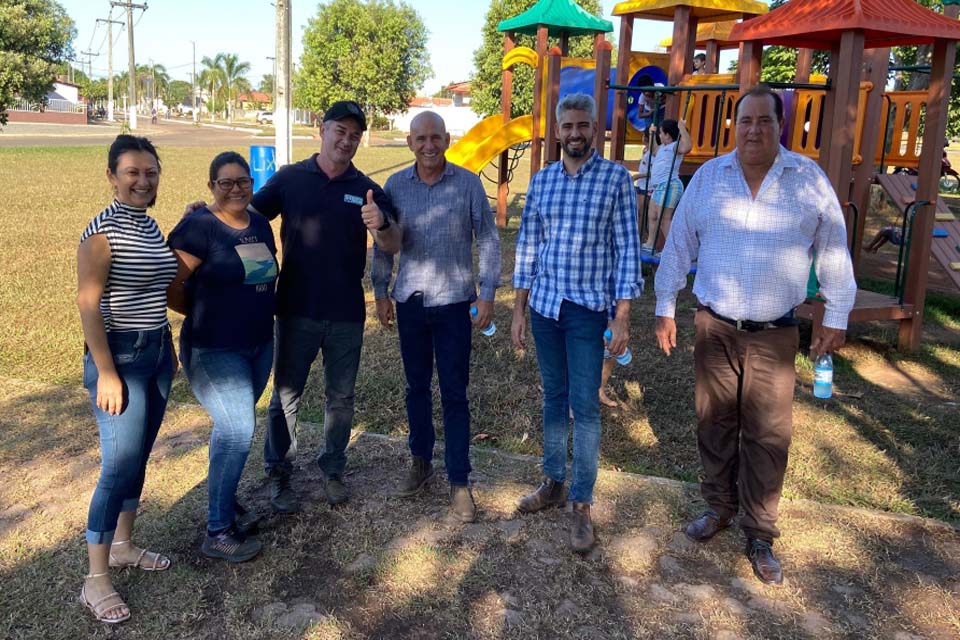 Ezequiel Neiva entrega benefícios, anuncia investimentos e visita associações rurais e aldeia indígena