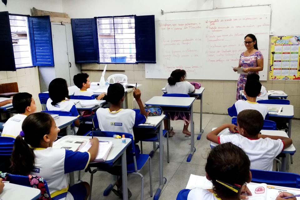 Governo libera R$ 4 bi para ampliar vagas de tempo integral em escolas