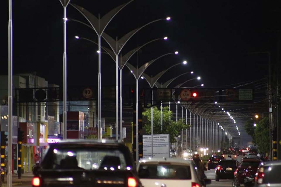 Recurso liberado pelo deputado Luizinho Goebel garante iluminação pública de LED na Avenida Melvin Jones 