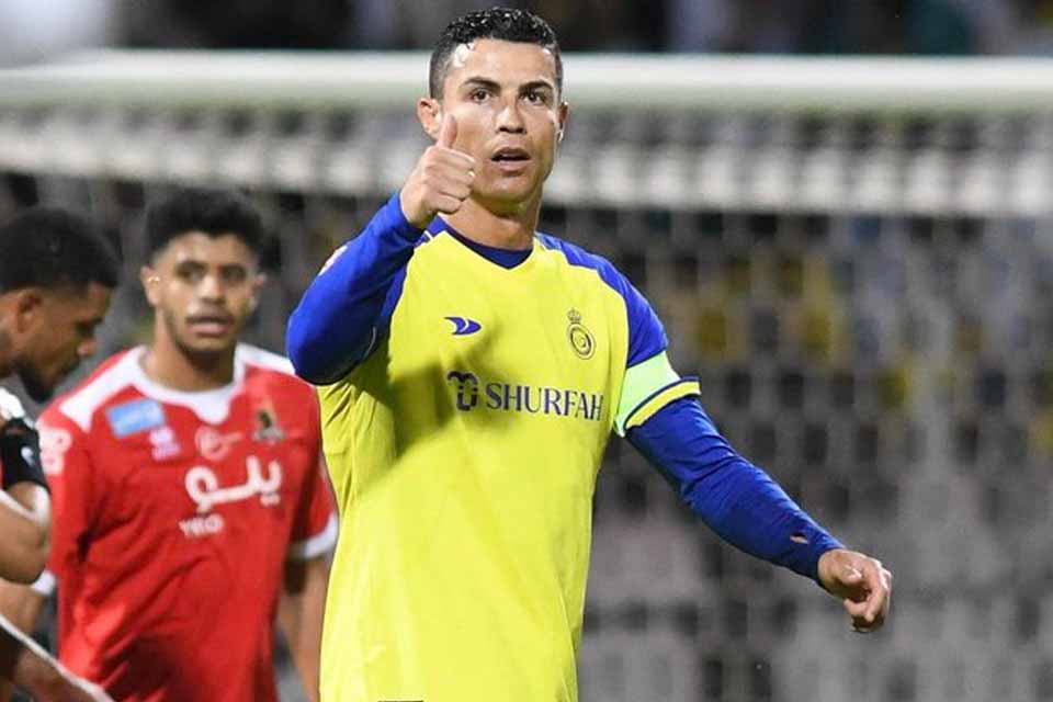 Cristiano Ronaldo marca 4 gols, e Al Nassr vence o Al Wehda pelo Saudita