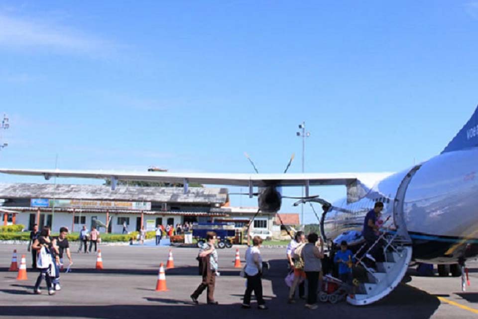 Procura por passagens aumenta em agências do município