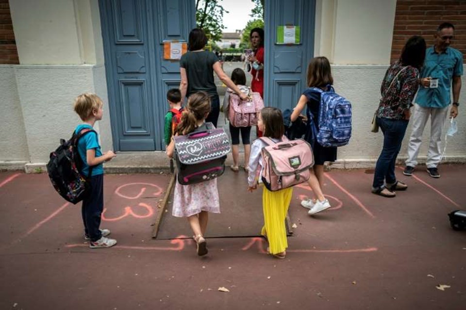 ONG alerta para atraso geracional na educação para meninas na América Latina por COVID-19