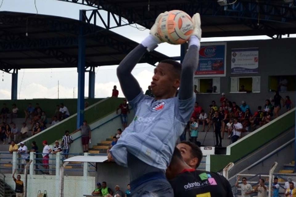 Real Ariquemes confirma saída do goleiro Willian