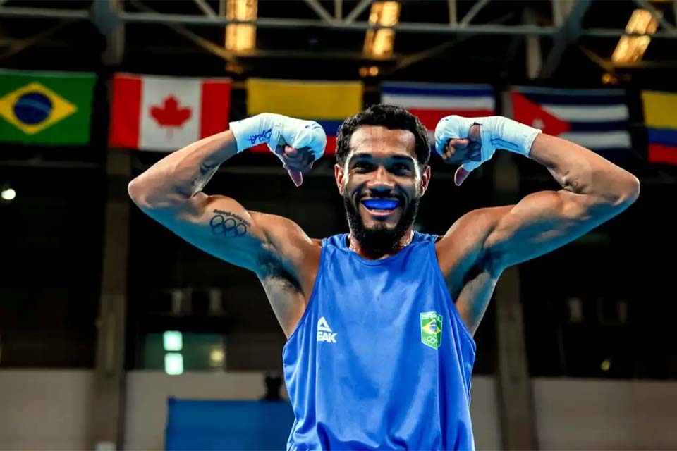 Luiz Oliveira vence na 1ª luta do Brasil no Pré-Olímpico de Boxe