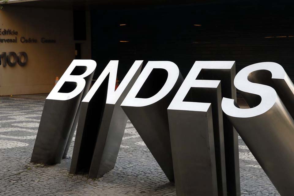 BNDES anuncia R$ 3,6 bilhões para Pronaf Safrinha