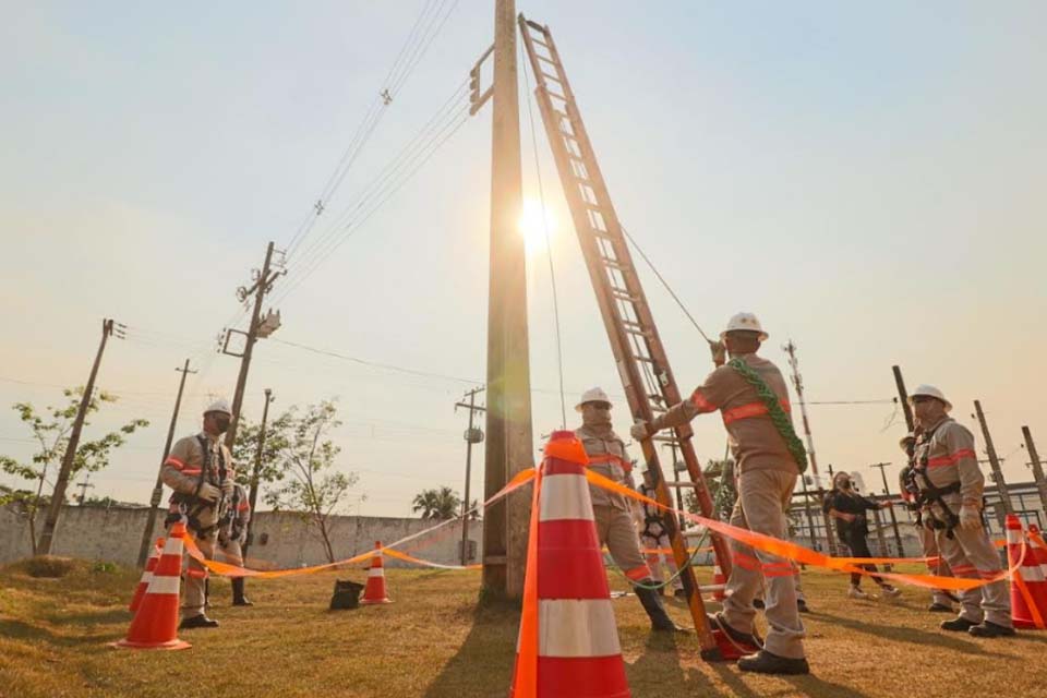 Empresas contratam energia suficiente para abastecer 42 mil casas populares em Rondônia