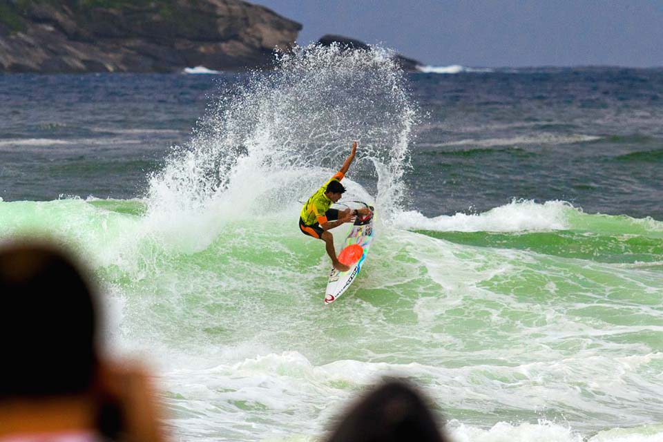 Mundial de surfe: 17 brasileiros disputam título da etapa de Saquarema