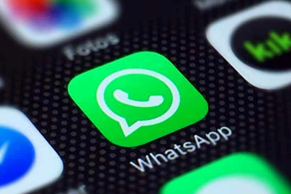 Adiamento de comunidades no WhatsApp é decisão global, diz ministro