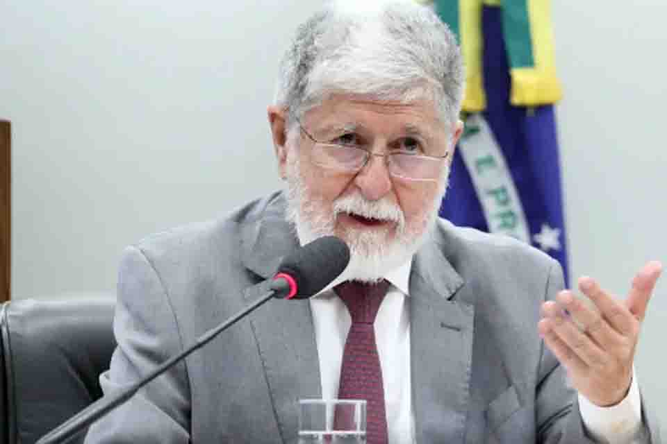 Celso Amorim defende que Brasil deve insistir em diálogo com Venezuela