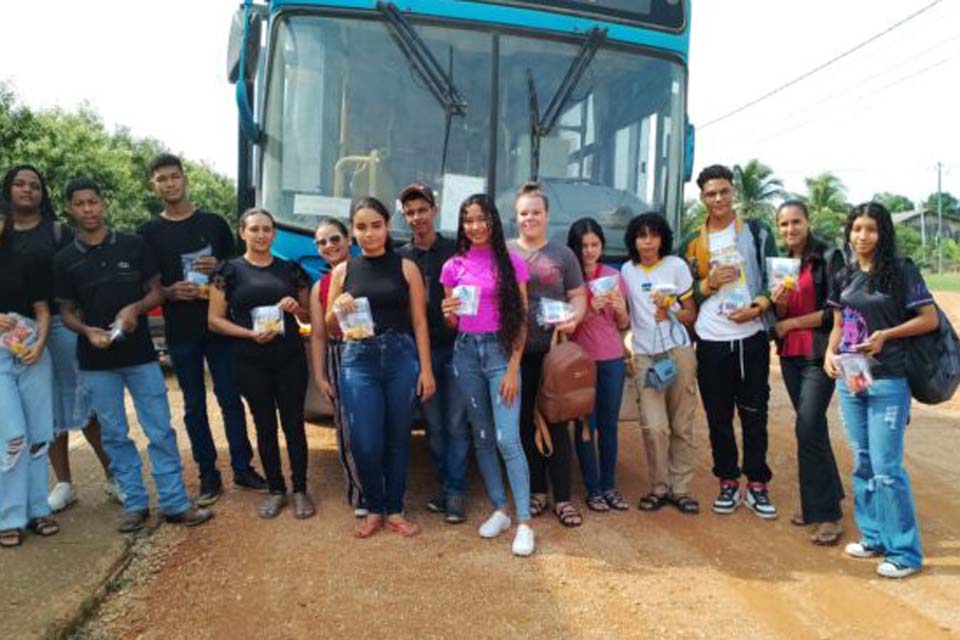 Transportes escolares são disponibilizados para o segundo dia de provas do Enem 2023, em Rondônia