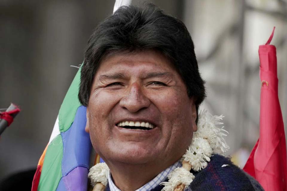 Peru proíbe entrada de Evo Morales por 'intervir' na política externa do país