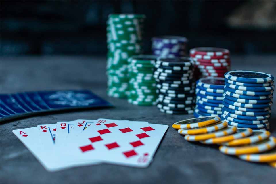 Poker ganha cada vez mais adeptos no Brasil