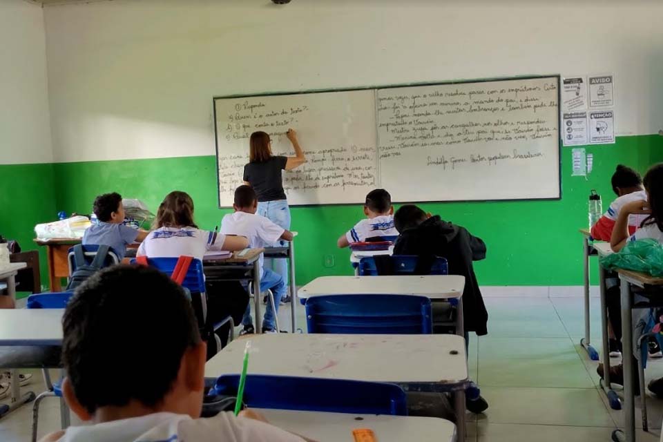 Prefeitura de Ariquemes sanciona lei para cumprimento ao piso salarial dos professores da rede municipal de ensino