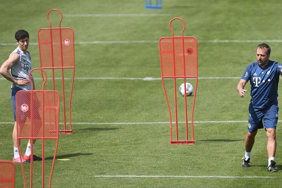 Angela Merkel anuncia retorno do Campeonato Alemão