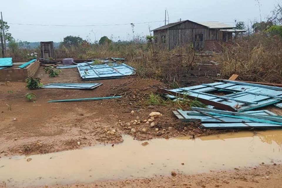 Temporal deste domingo destrói residências e comércios  acarreta em prejuízos aos moradores