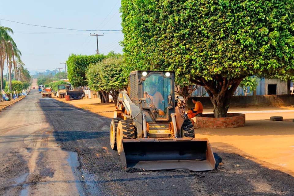 Serviço de 1.200 metros de capa asfáltica na Rodovia-140 é executado em Rio Crespo