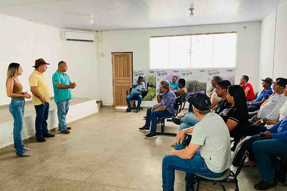 Deputado Pedro Fernandes participa de reunião com produtores e associações agrícolas em Campo Novo de Rondônia