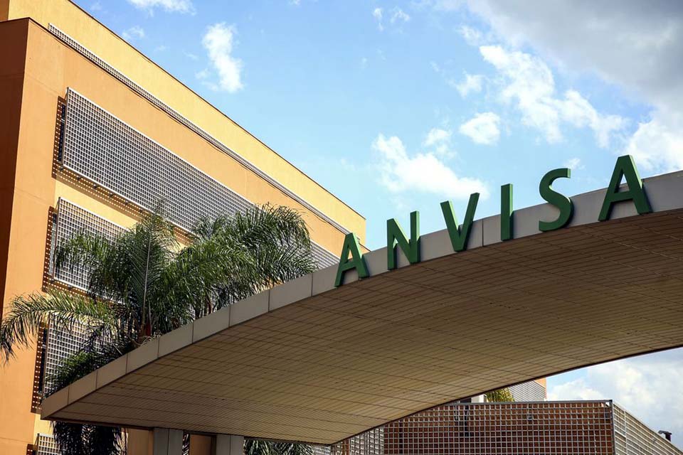  Anvisa vai revisar atos e resoluções sobre uso emergencial de vacinas