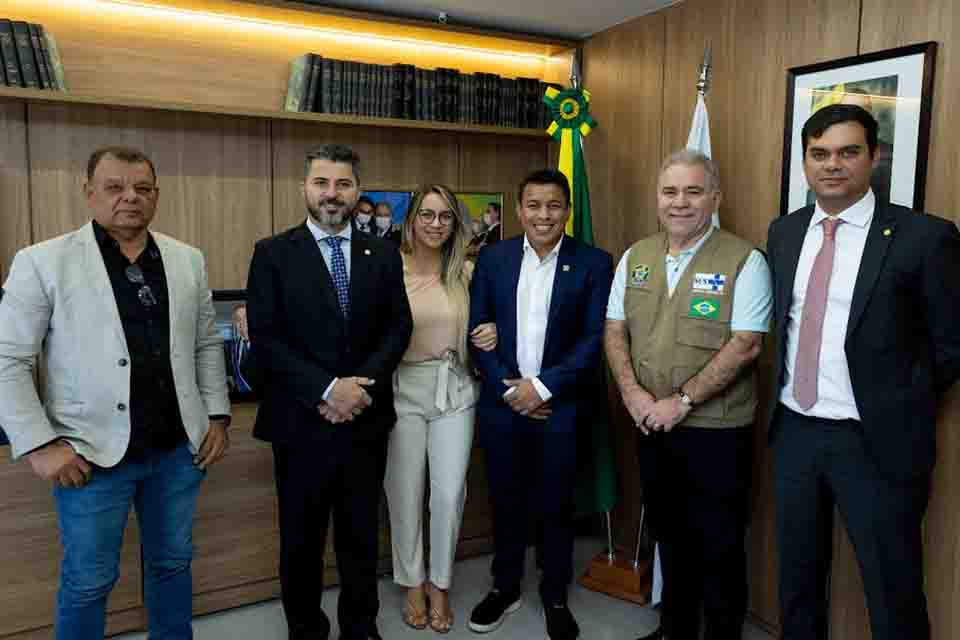 Senador Marcos Rogério, deputado federal Expedito Netto e prefeito Adailton Fúria reúnem-se com o Ministro da Saúde, Marcelo Queiroga