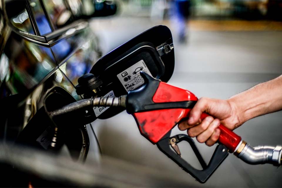 Petrobras reajusta preços da gasolina e do diesel para distribuidoras