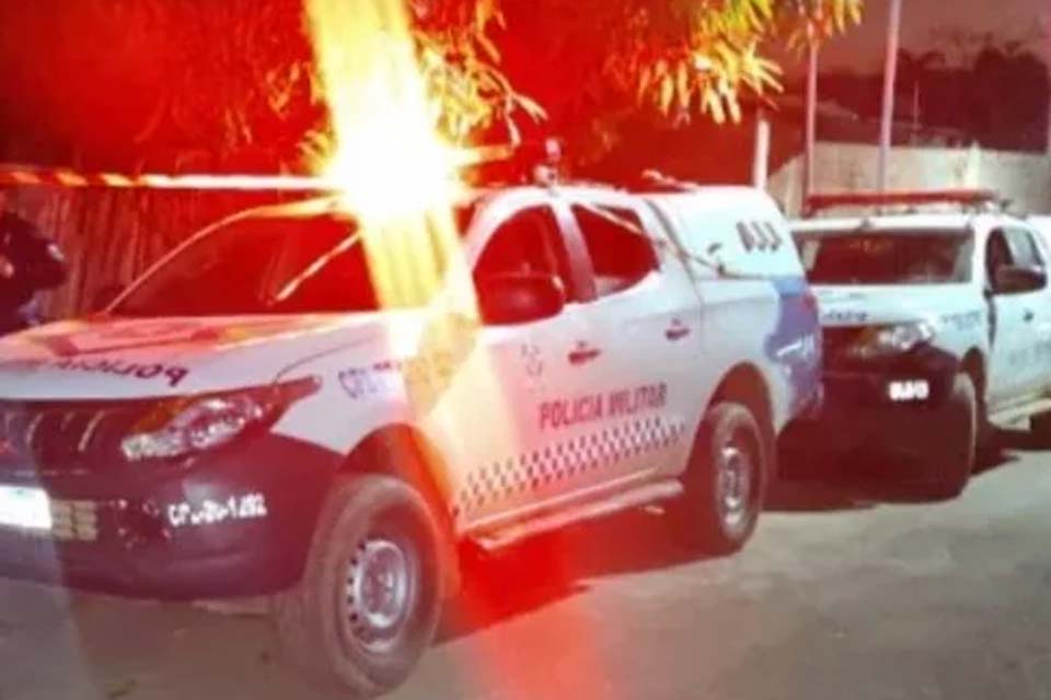 Mulher é executada a tiros em portão de residência na zona Sul