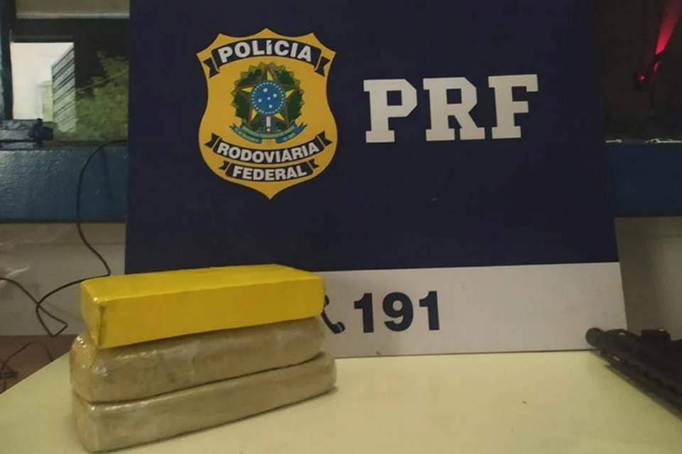 PRF apreende 3 Kg de Cocaína durante fiscalização na BR 425