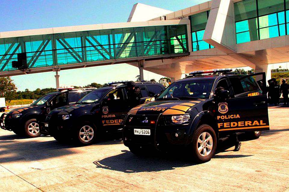  Polícia Federal prende sete investigados da Operação Overload