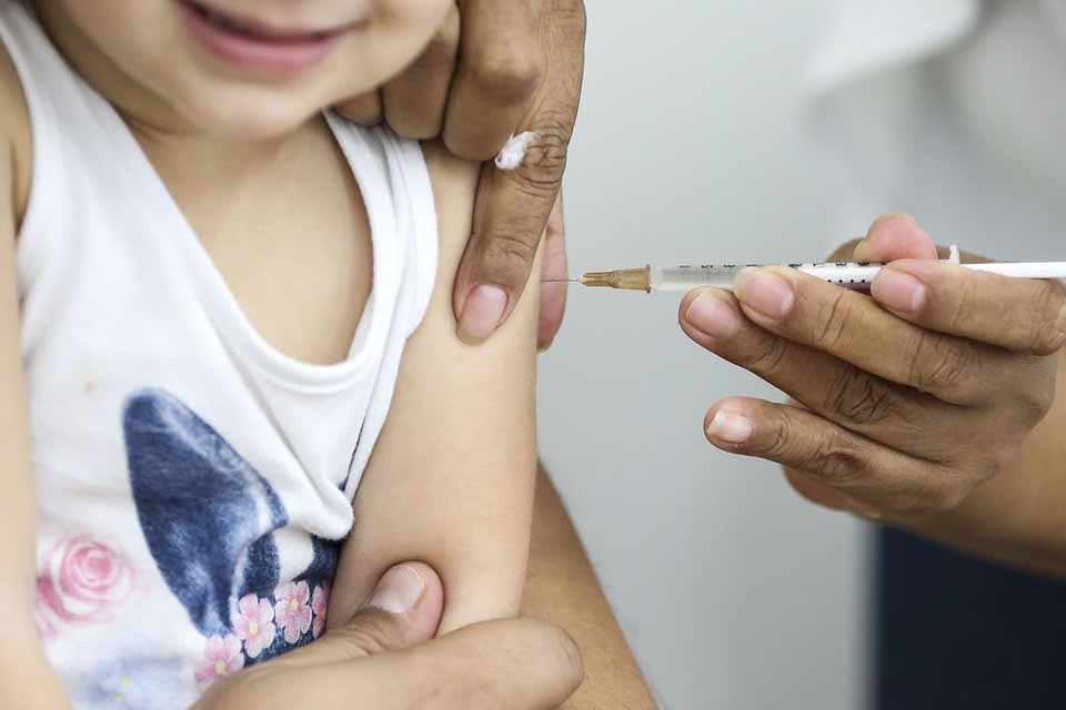 Países da Europa começam a vacinar crianças de 5 a 11 anos contra covid