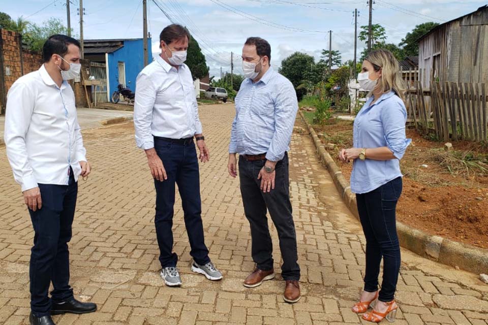 Em Ariquemes, presidente Alex Redano participa de reunião e visitas com o senador Acir Gurgacz e prefeita Carla