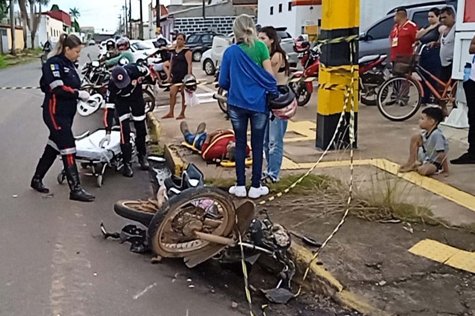 Carro invade preferencial e causa acidente gravíssimo com três vítimas 