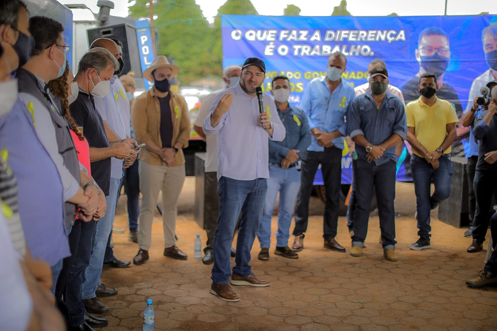 Presidente Alex Redano acompanha início de obras em São Miguel do Guaporé e assegura R$ 300 mil para estradas