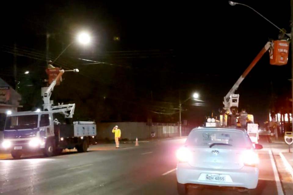 Prefeitura de Porto Velho reforça iluminação da avenida Farquhar