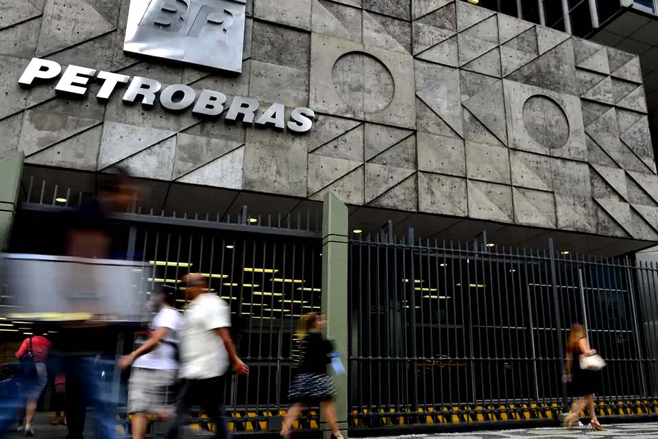 Petrobras tem resultado negativo de R$ 2,6 bi no segundo trimestre