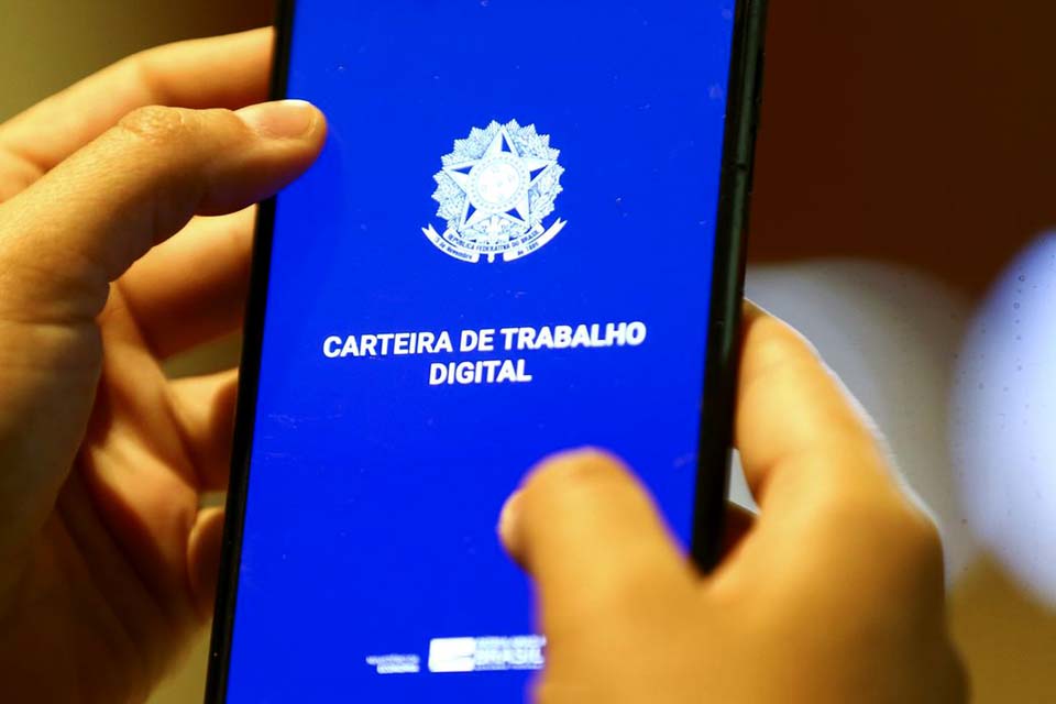 Lançada em 2019,  Carteira de Trabalho Digital supera 1 bilhão de acessos