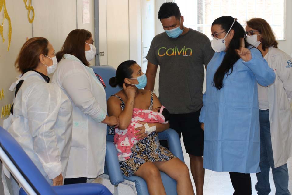 Projeto “Vínculos” desenvolvido na maternidade do Hospital de Base auxilia mães a terem acesso a benefícios sociais e direitos