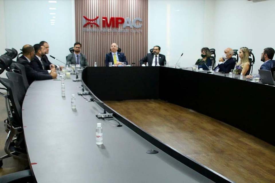 Membros do MPRO fazem visita institucional ao MPAC e estreitam parcerias para o combate ao Crime organizado