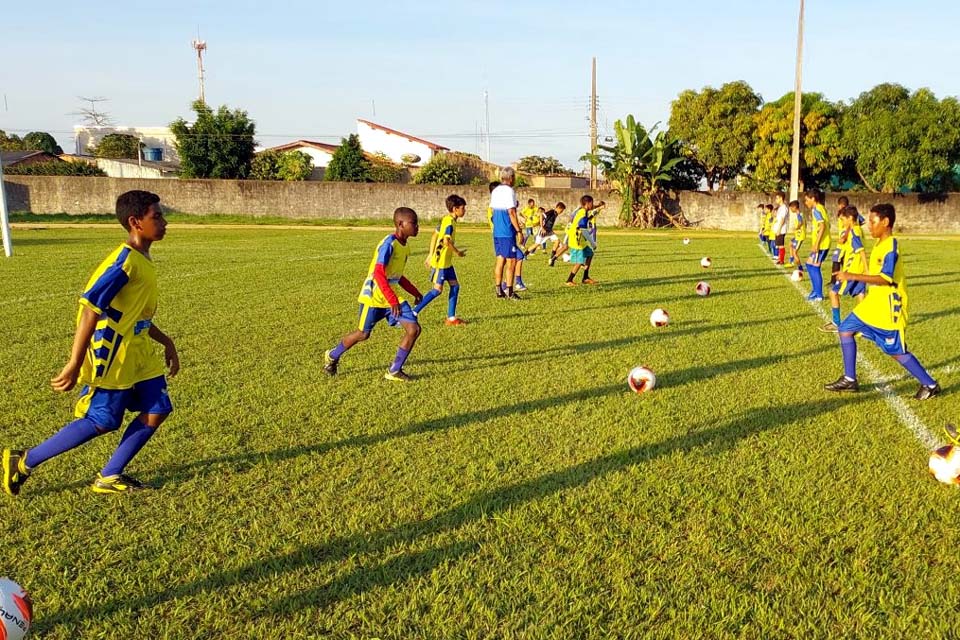 Programa Talentos do Futuro realiza amistoso de futebol no distrito de Jaci-Paraná