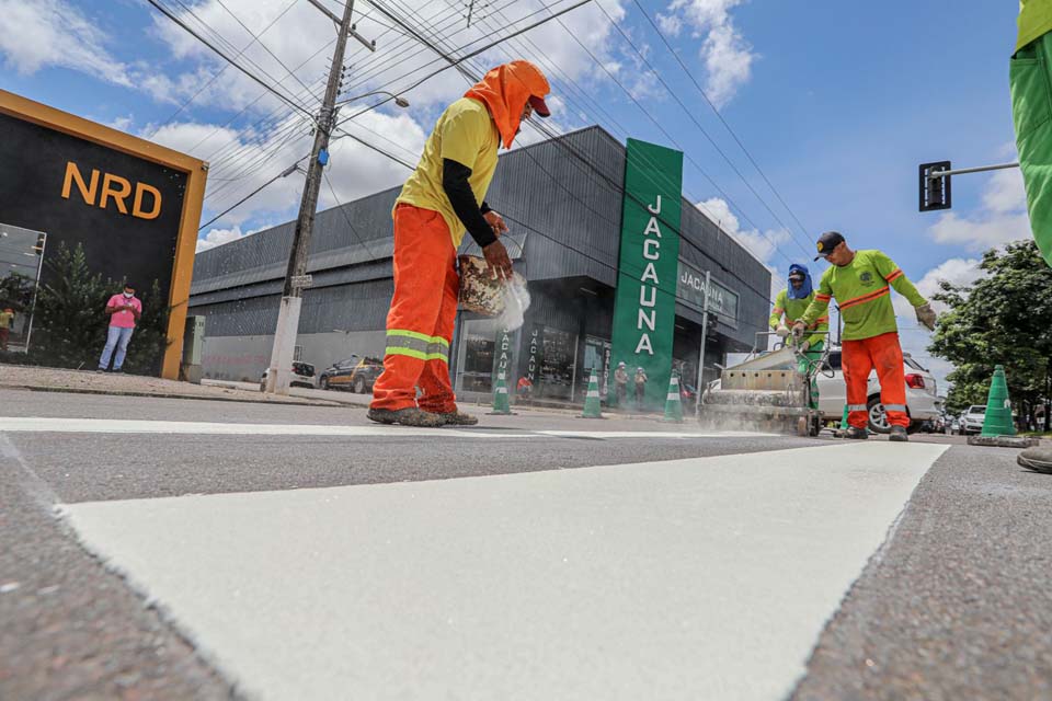 Prefeitura segue com sinalização de trânsito na avenida Prefeito Chiquilito Erse