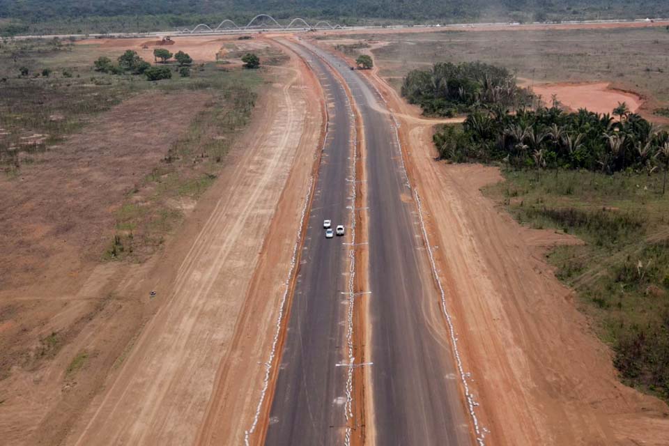 Serviços nas avenidas Santos Dumont e Décio Bueno em Porto Velho entram em fase de conclusão